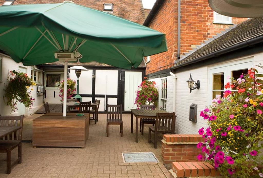 The Bell Hotel & Inn By Greene King Inns Woburn Exterior photo