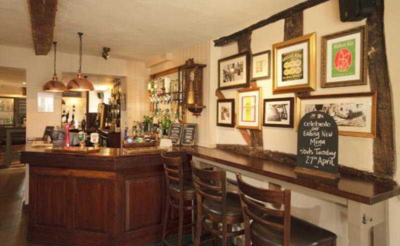 The Bell Hotel & Inn By Greene King Inns Woburn Restaurant photo